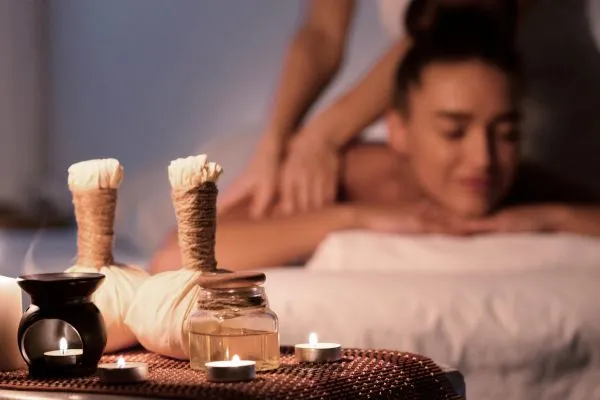 آموزش خانگی ماساژ برای پریود شدن